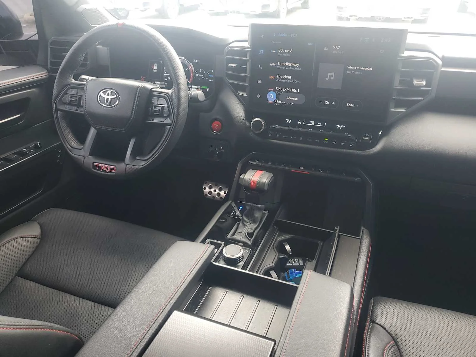 Used 2025  Toyota SR5 image 18