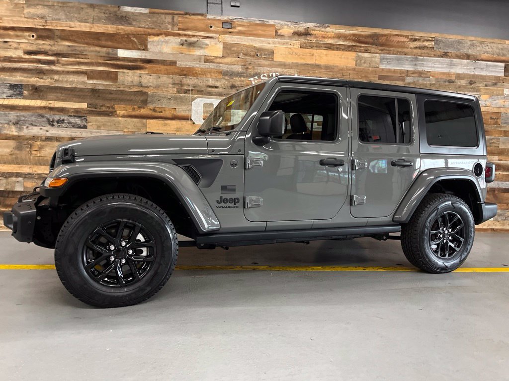 Used 2023 Gray Clearcoat Jeep Freedom Edition image 16