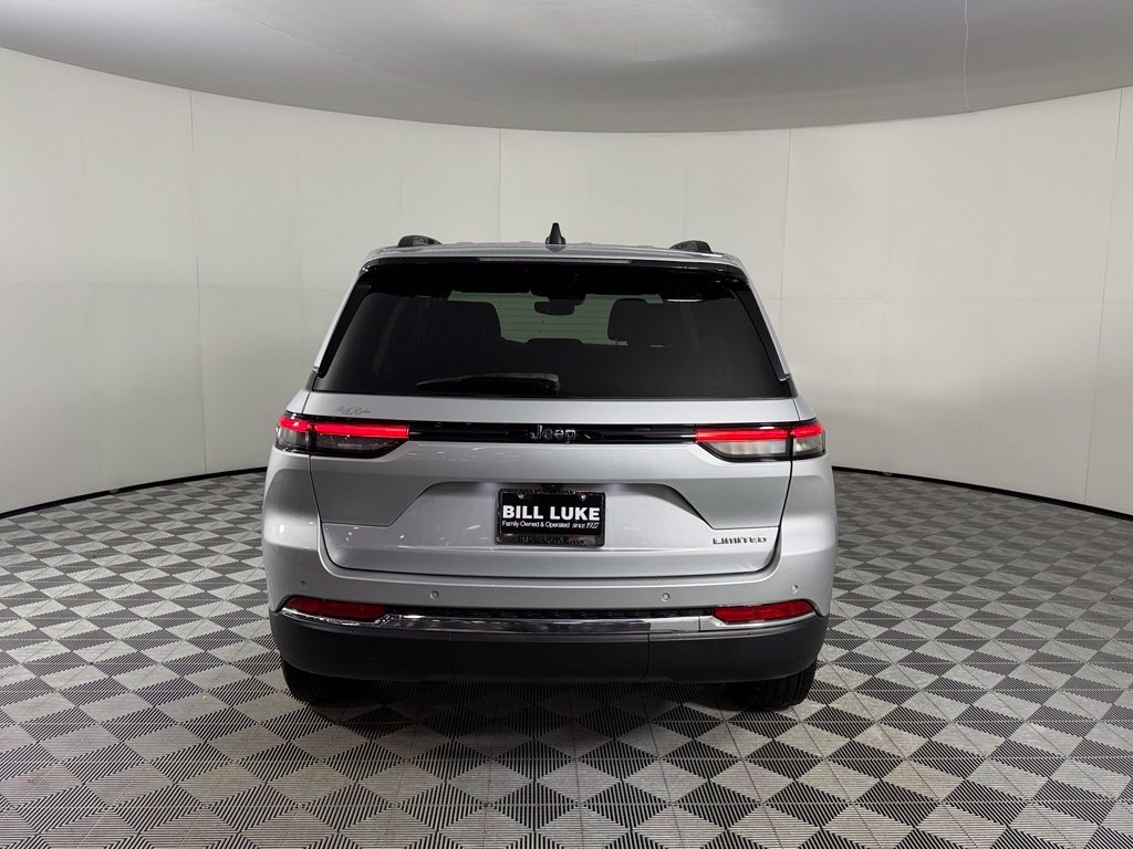 Used 2023 Silver Jeep Limited image 7
