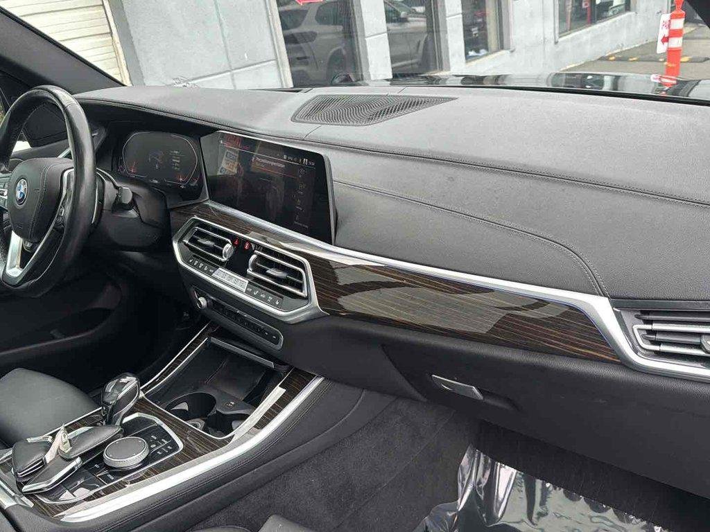 Used 2019 Black Sapphire Metallic BMW xDrive40i image 16