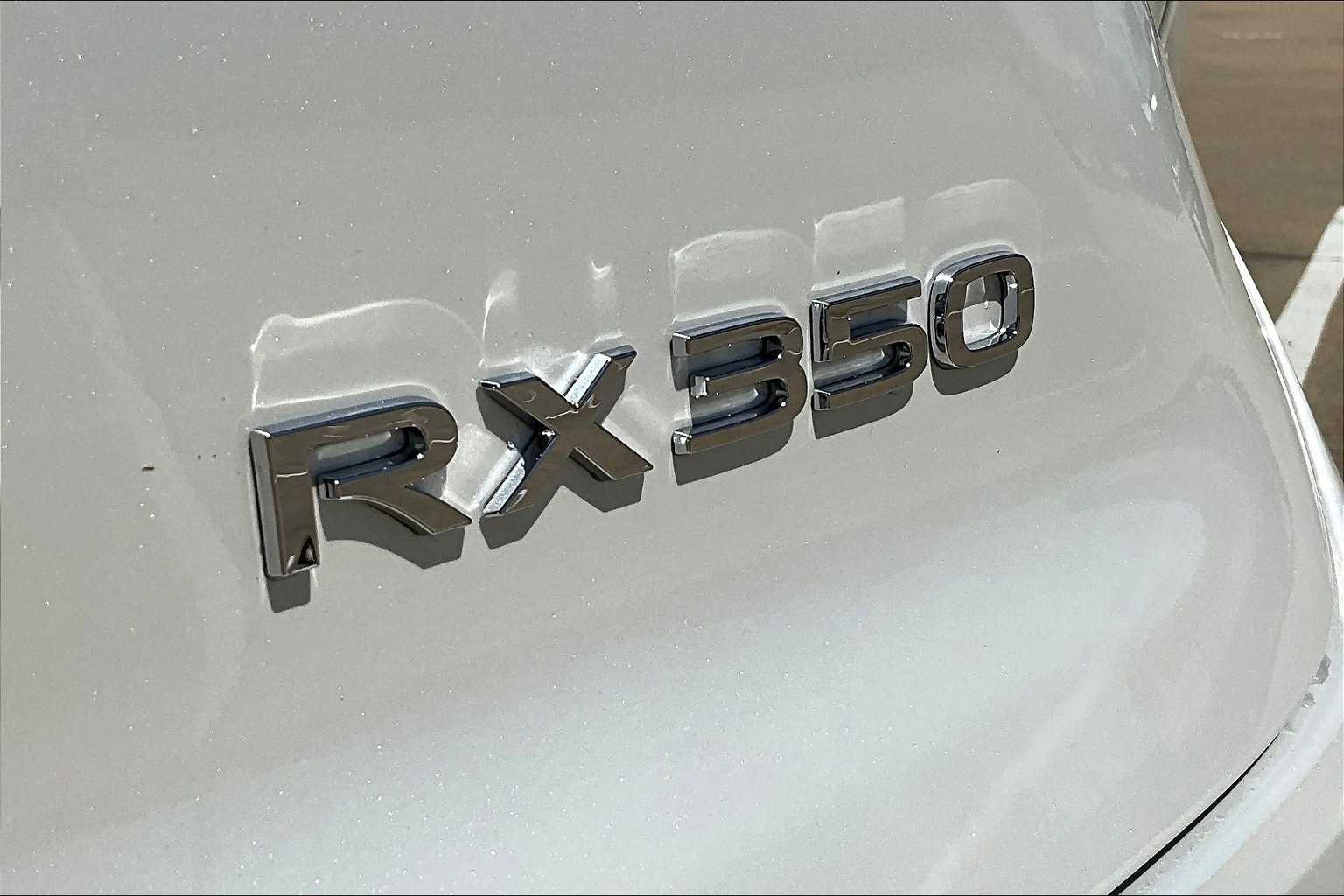 Used 2025 Eminent White Pearl Lexus Premium Plus image 15