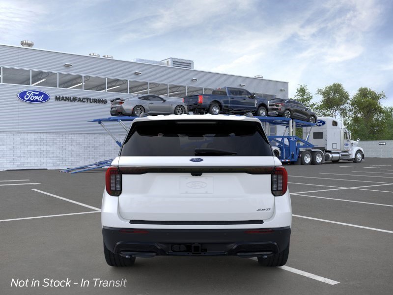 New 2026 Star White Metallic Tri-Coat Ford ST-Line image 5
