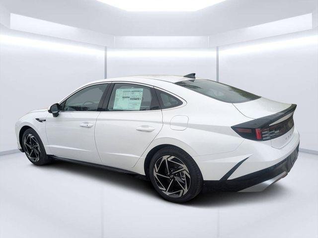 New 2026 White Hyundai SEL Sport image 5