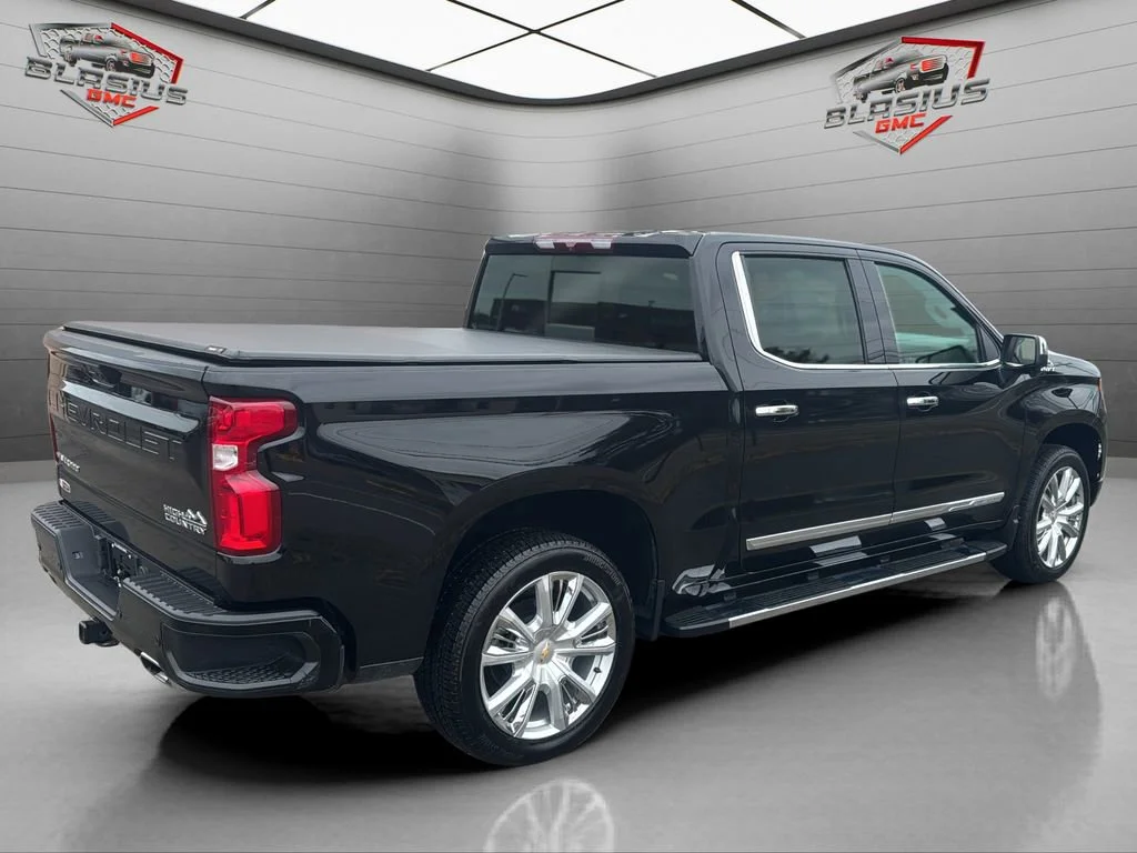 Used 2023 Black Chevrolet High Country image 5
