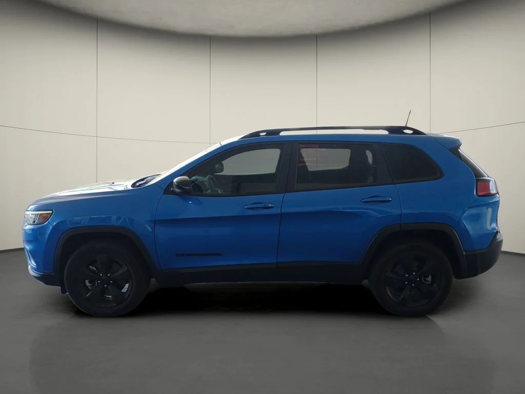 Used 2023 Blue Jeep Altitude image 4