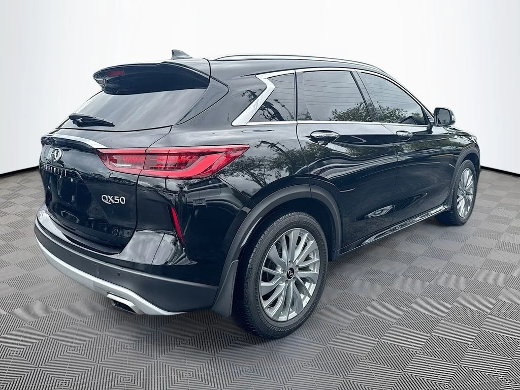 Certified Used 2023 Black INFINITI LUXE image 6