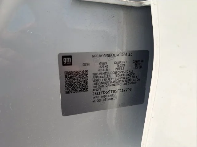Used 2025 Summit White Chevrolet 1LT image 30