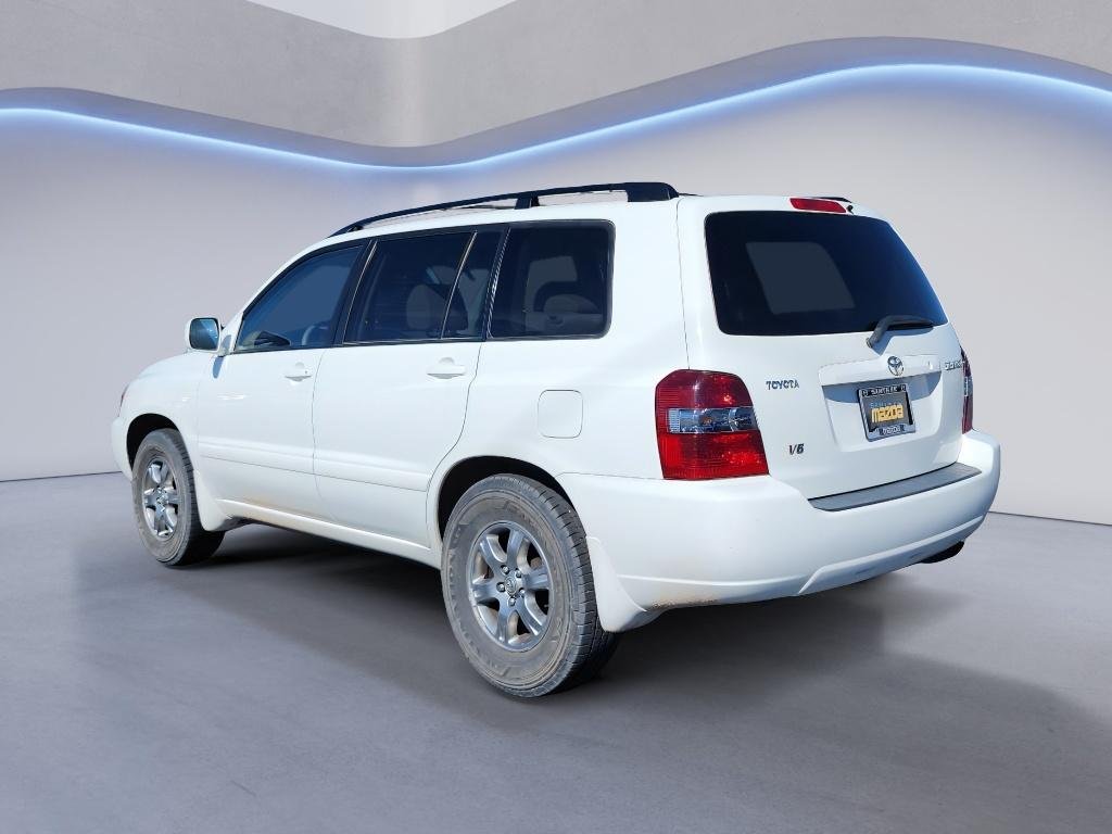 Used 2005  Toyota  image 8