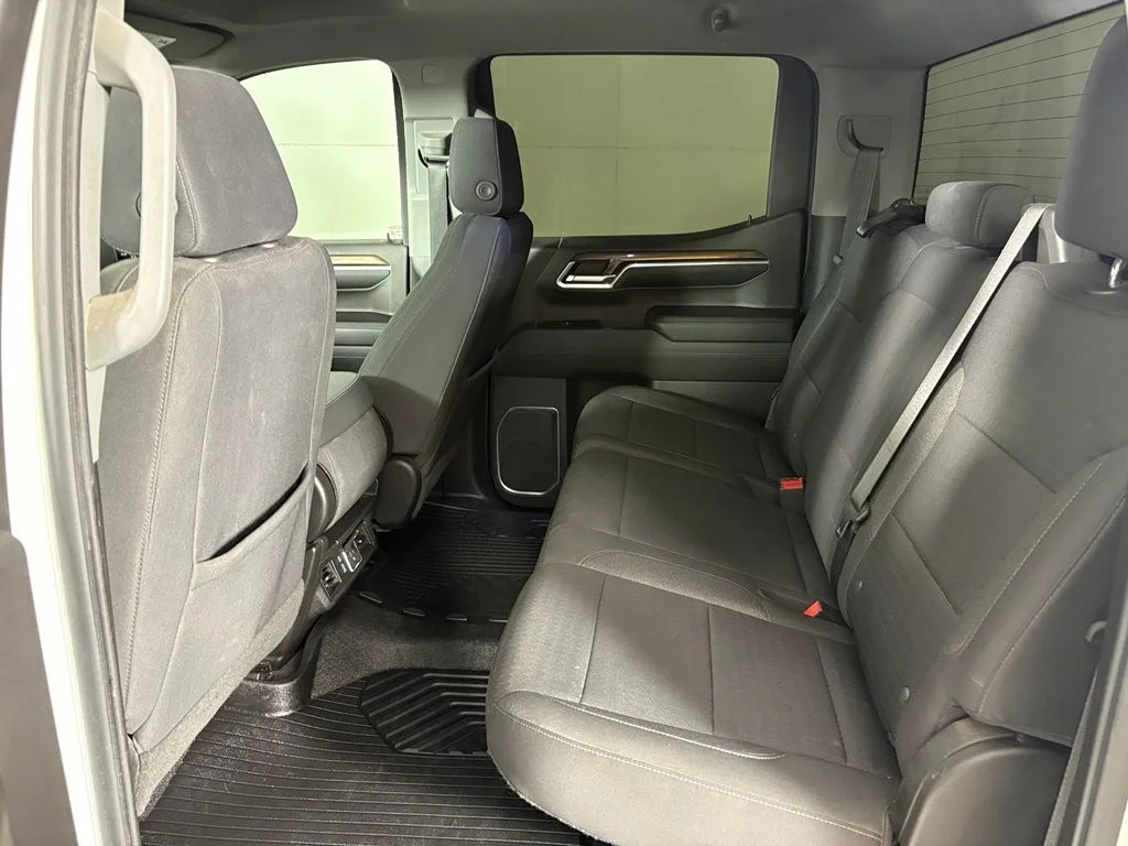 Used 2022 White Chevrolet LT image 38