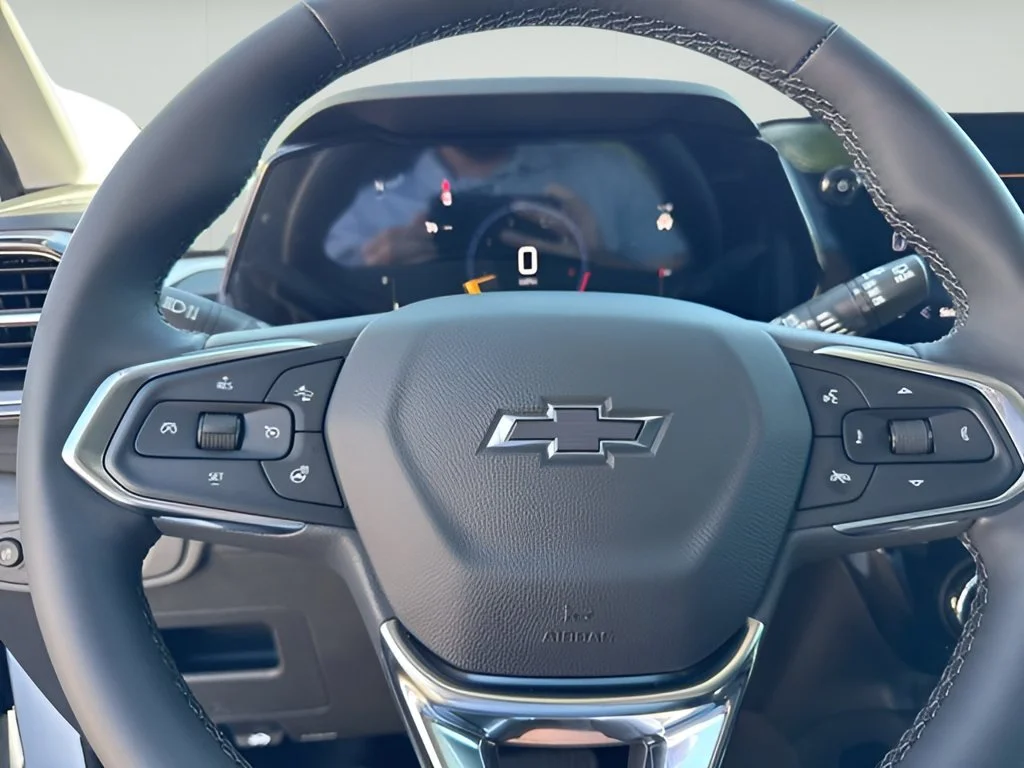 New 2026 Summit White Chevrolet LT image 27