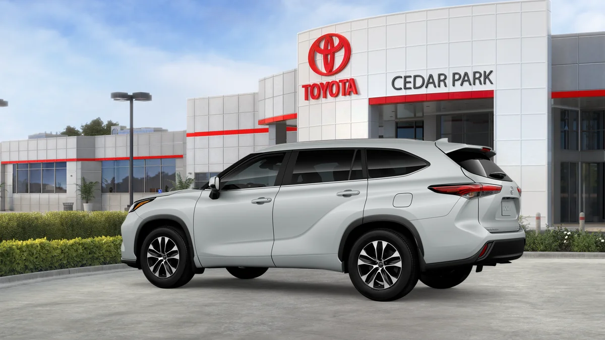 New 2026 Wind Chill Pearl Toyota XLE image 5