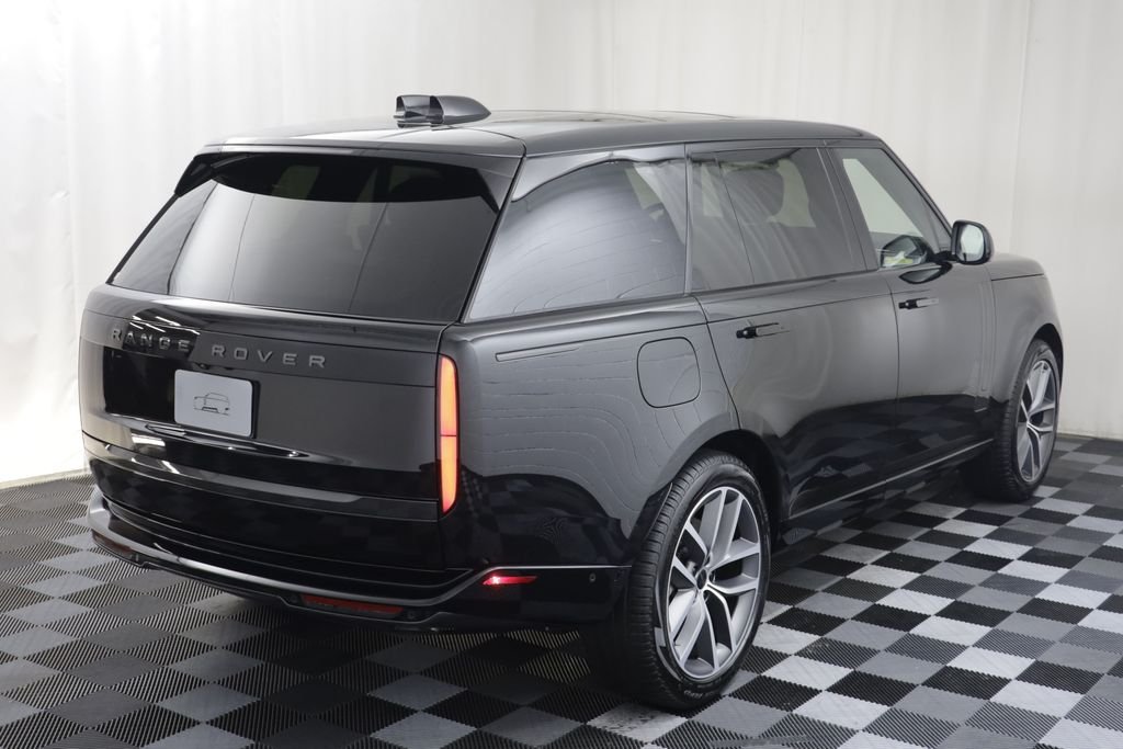 New 2026 Santorini Black LAND ROVER SE LWB 7-Seats / V8 image 20