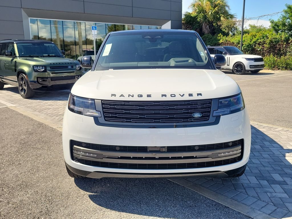 New 2027 Fuji White Land Rover SE image 8