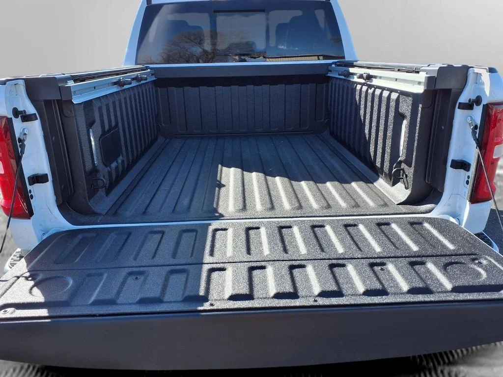 New 2026 Bright White Clear-Coat Exterior Paint RAM Laramie image 24