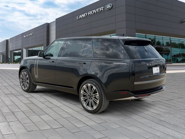 New 2026 Santorini Black Land Rover SE image 3