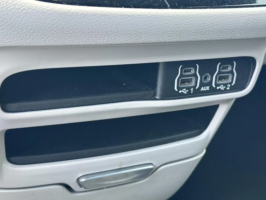 Used 2024 Black Chrysler Touring L image 23