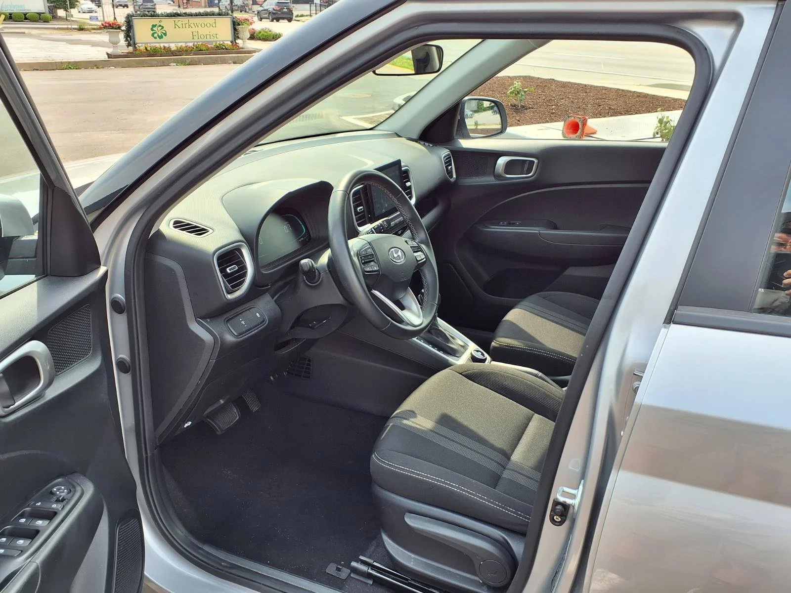 Used 2025 Shimmering Silver Hyundai SEL image 19
