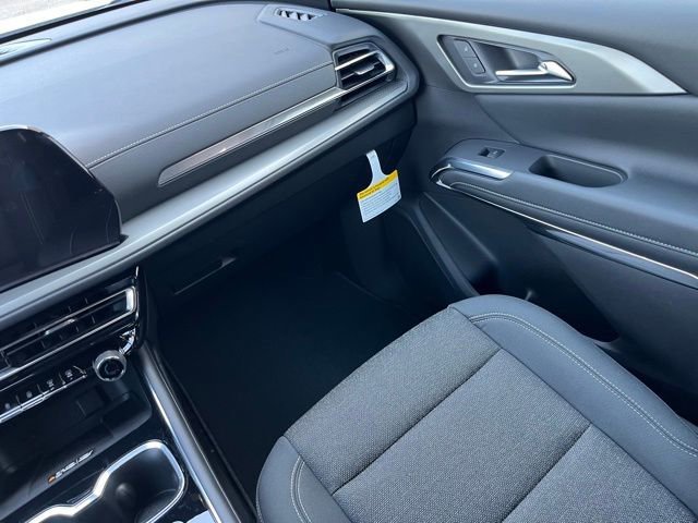 2025 Chevrolet Traverse LT - Photo 16