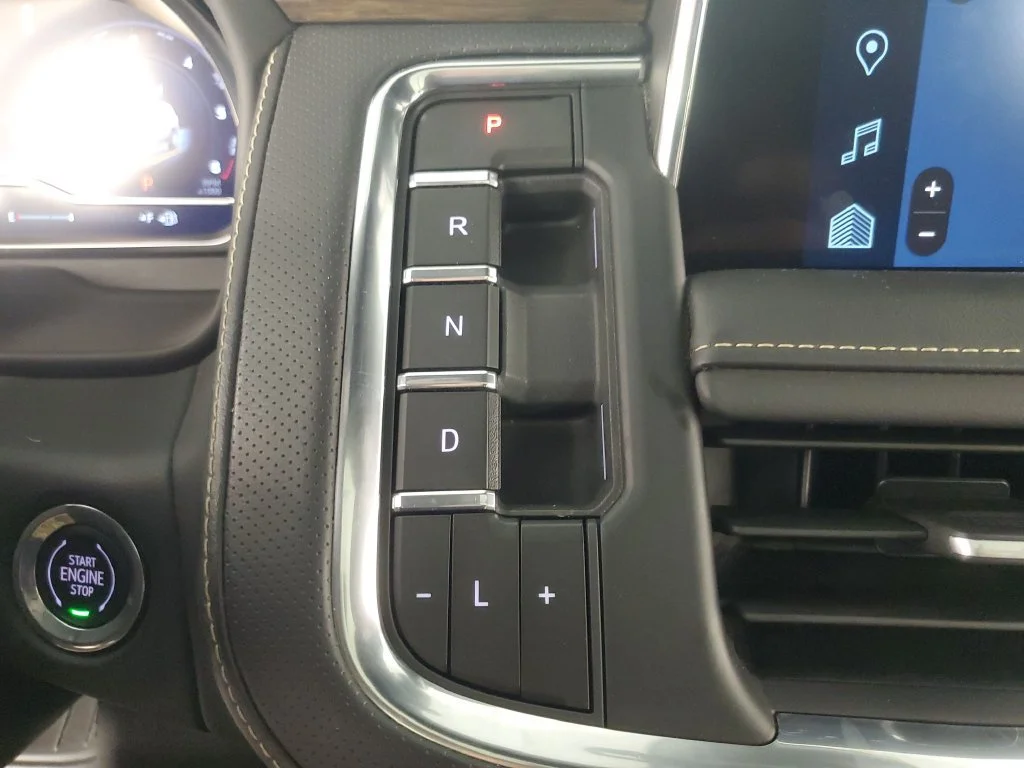 Used 2023 BLACK Chevrolet Premier image 21