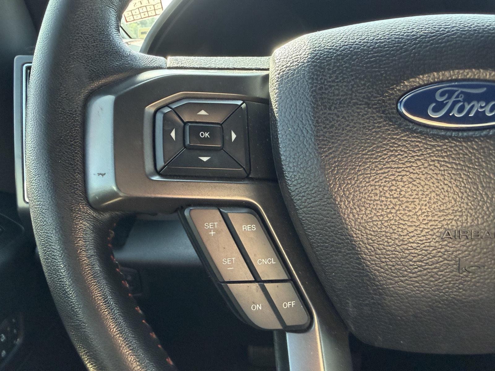 Used 2020 Agate Black Metallic Ford LARIAT image 17