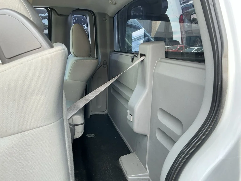 Used 2007 White Ford XL image 20