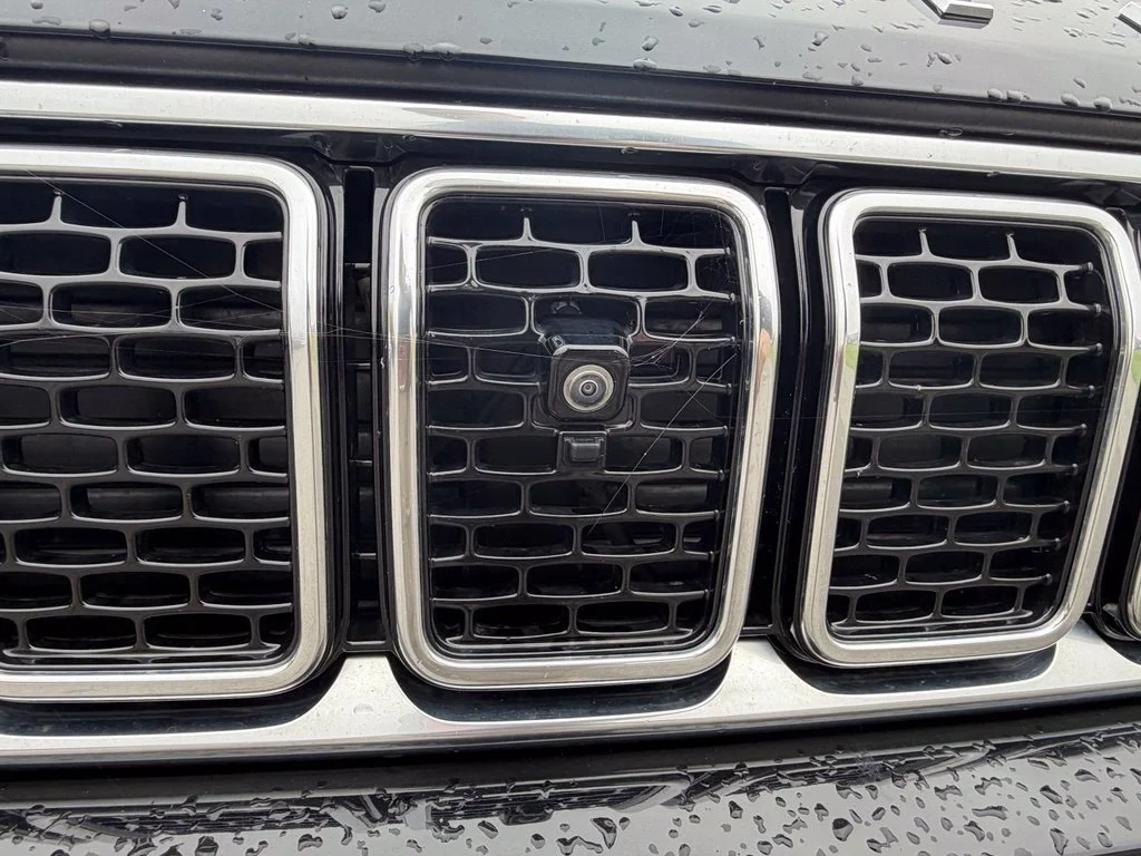 Used 2022 Diamond Black Cry Jeep Series I image 37