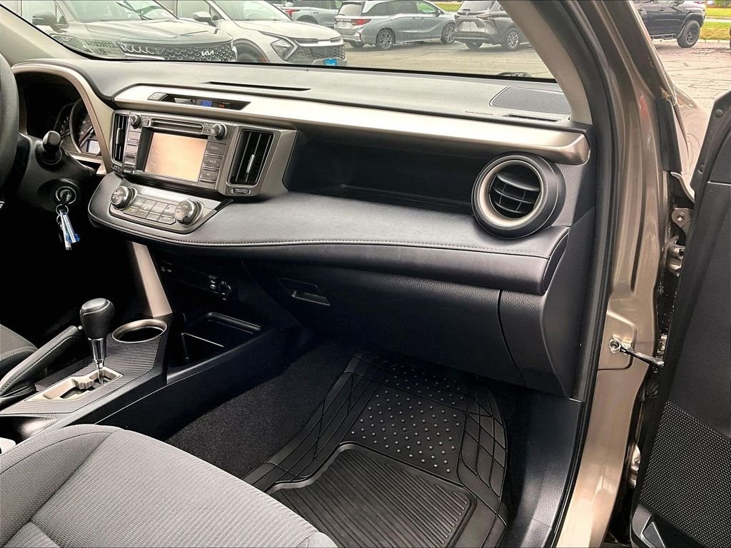Used 2015 Brown Toyota XLE image 13
