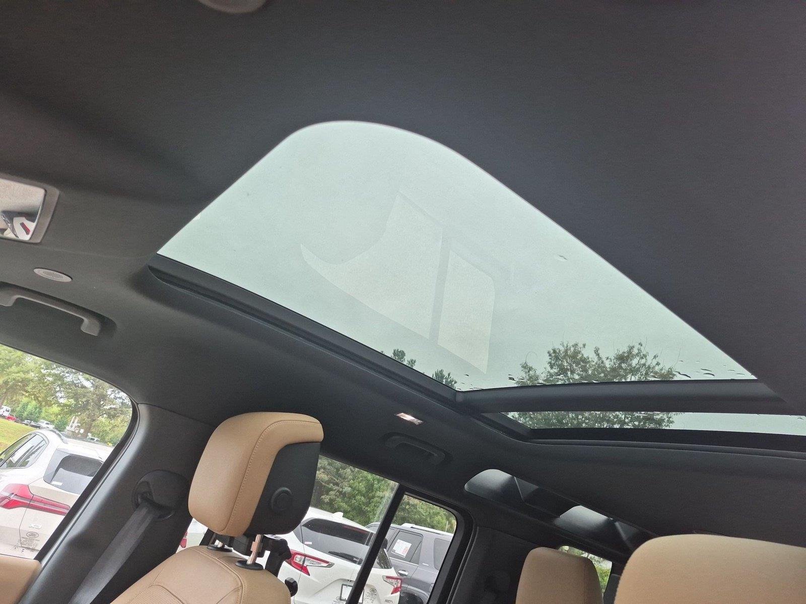 New 2026 Fuji White Land Rover X-Dynamic SE image 26