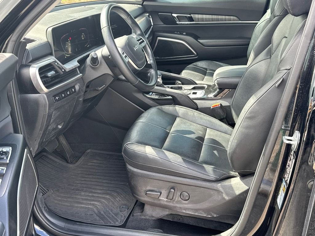 Used 2024 Black Kia EX image 9