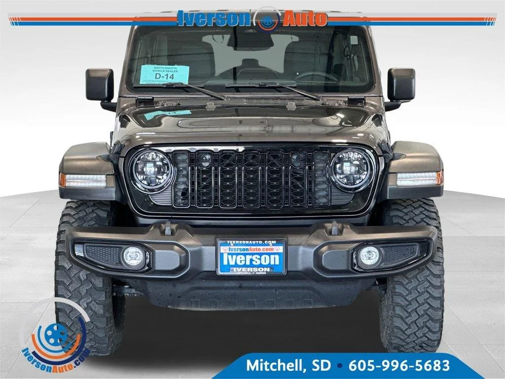 Used 2025 Granite Crystal Metallic Clearcoat Jeep Willys image 3