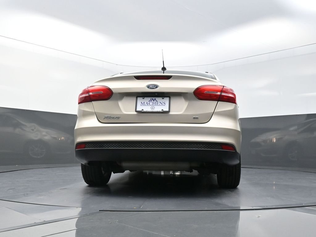 Used 2018 Gold Ford SE image 28