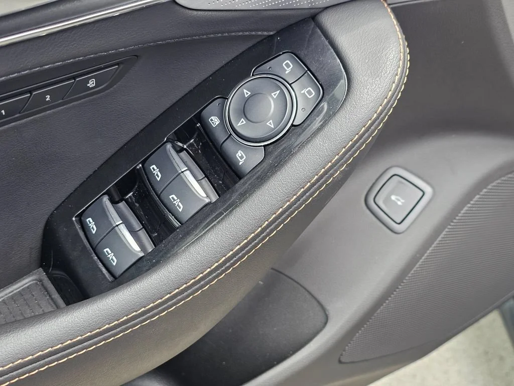 Used 2023 BLACK RAVEN Cadillac Sport image 22