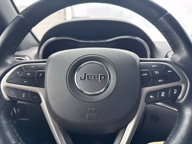 Used 2021 Gray Jeep Limited image 23
