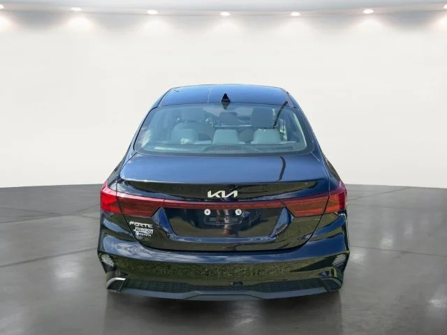 Used 2023 Black Kia LXS image 17