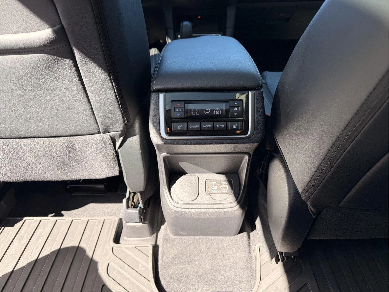 Used 2024 Crystal White Pearl Subaru Limited image 12
