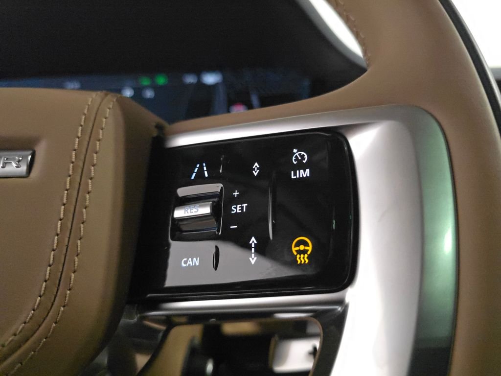 New 2026 Fuji White Land Rover SE image 30