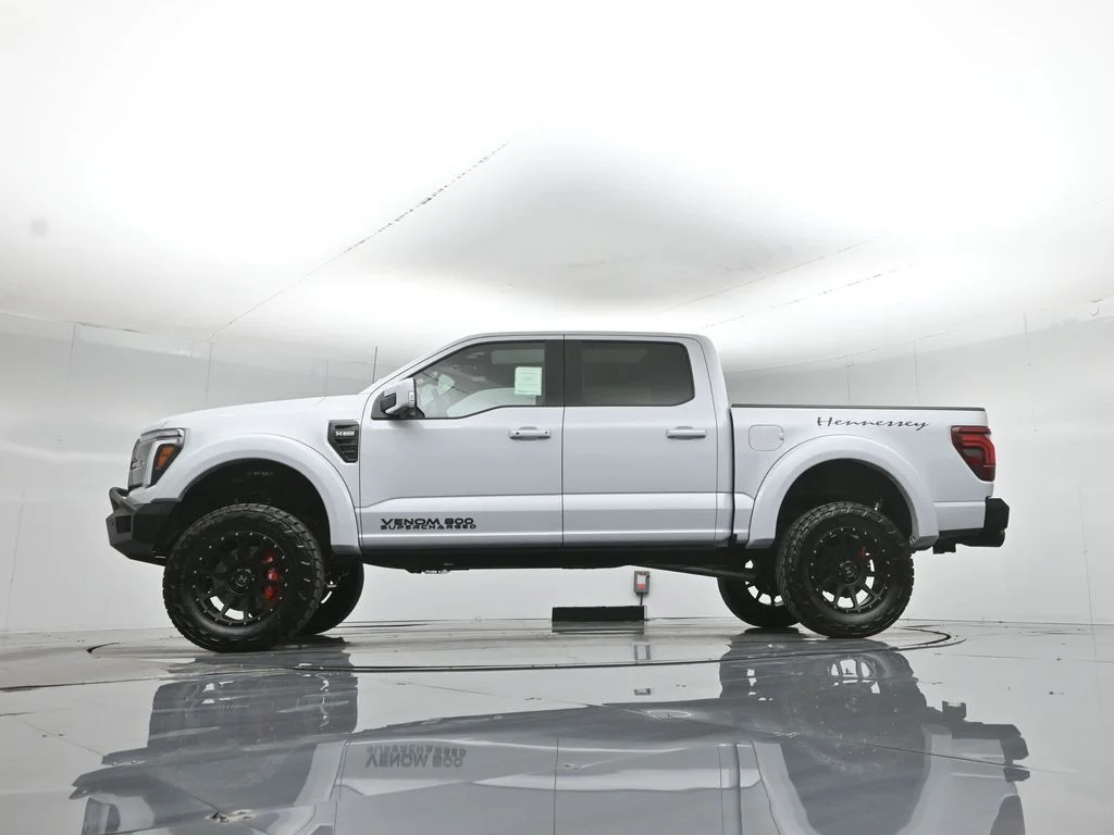 New 2025 White Ford Lariat image 54