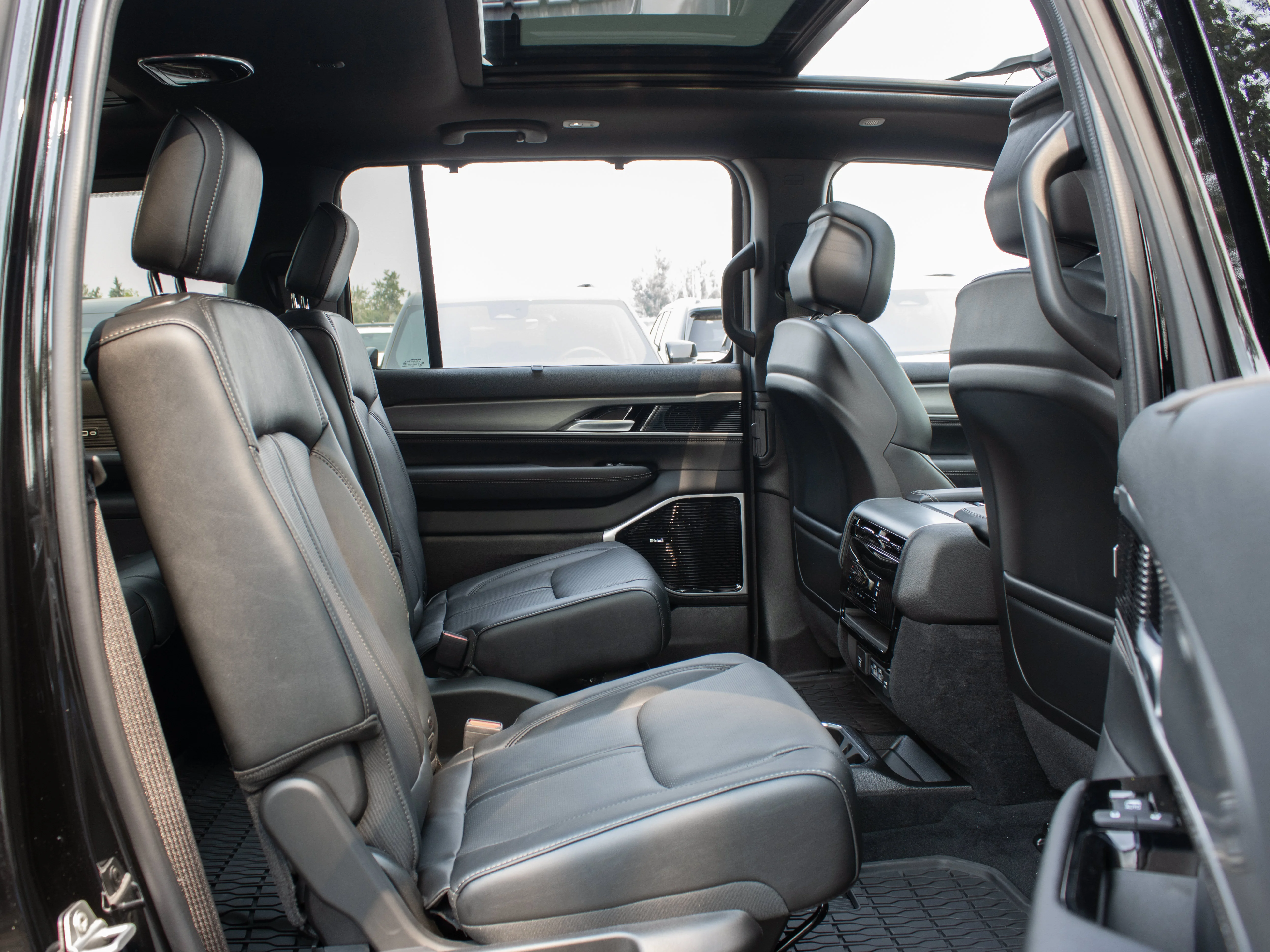 New 2026 Black Jeep Limited Reserve* image 33