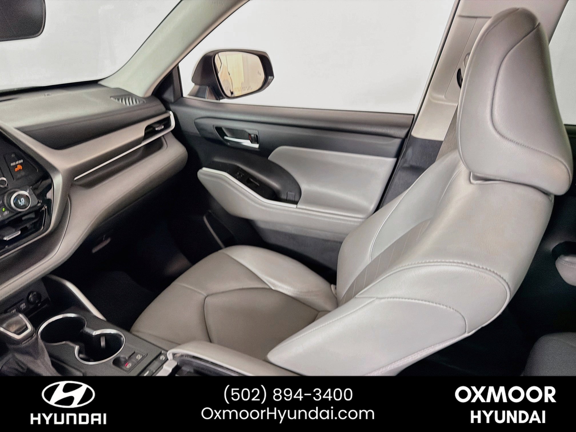 Used 2021 Midnight Black Metallic Toyota XLE image 24