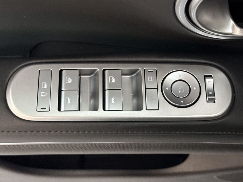 Used 2026 Abyss Black Hyundai Calligraphy image 15