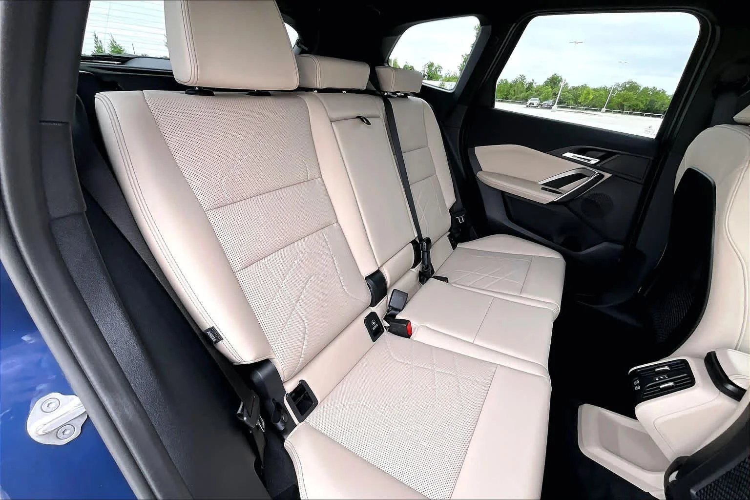 Used 2023 Phytonic Blue Metallic BMW xDrive28i image 18
