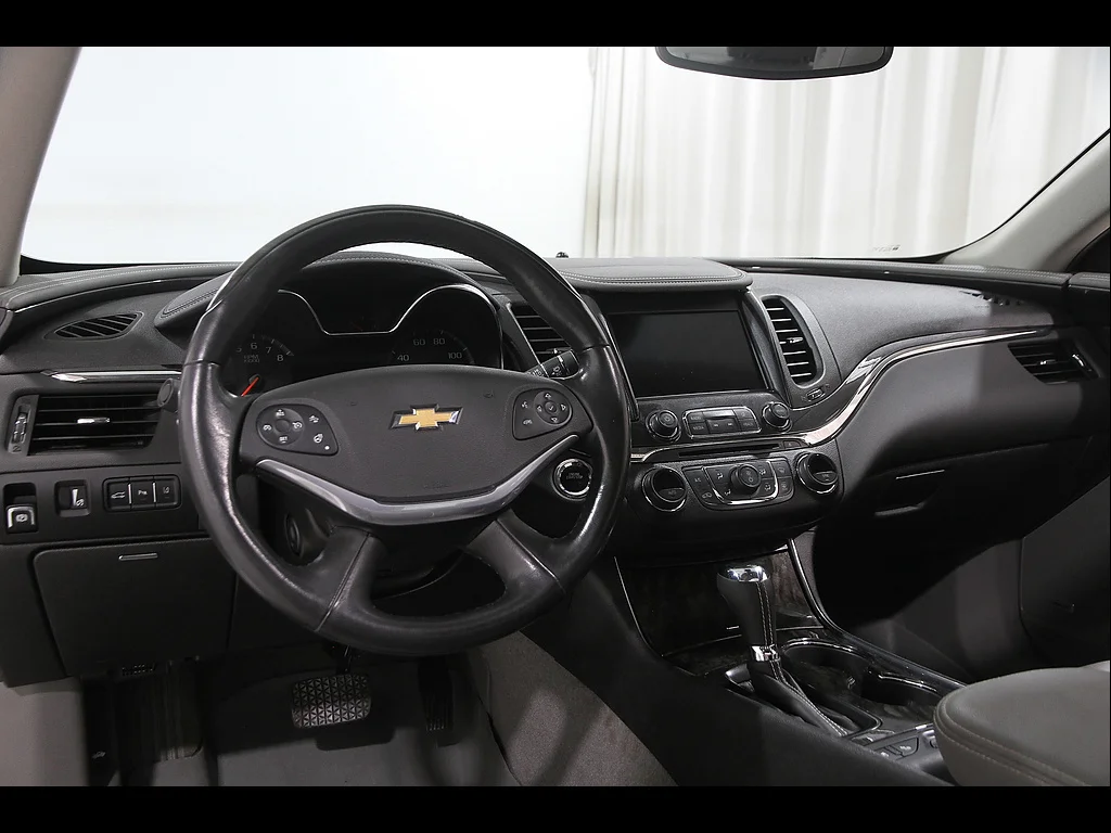 Used 2014 White Diamond Tricoat Chevrolet LTZ image 6