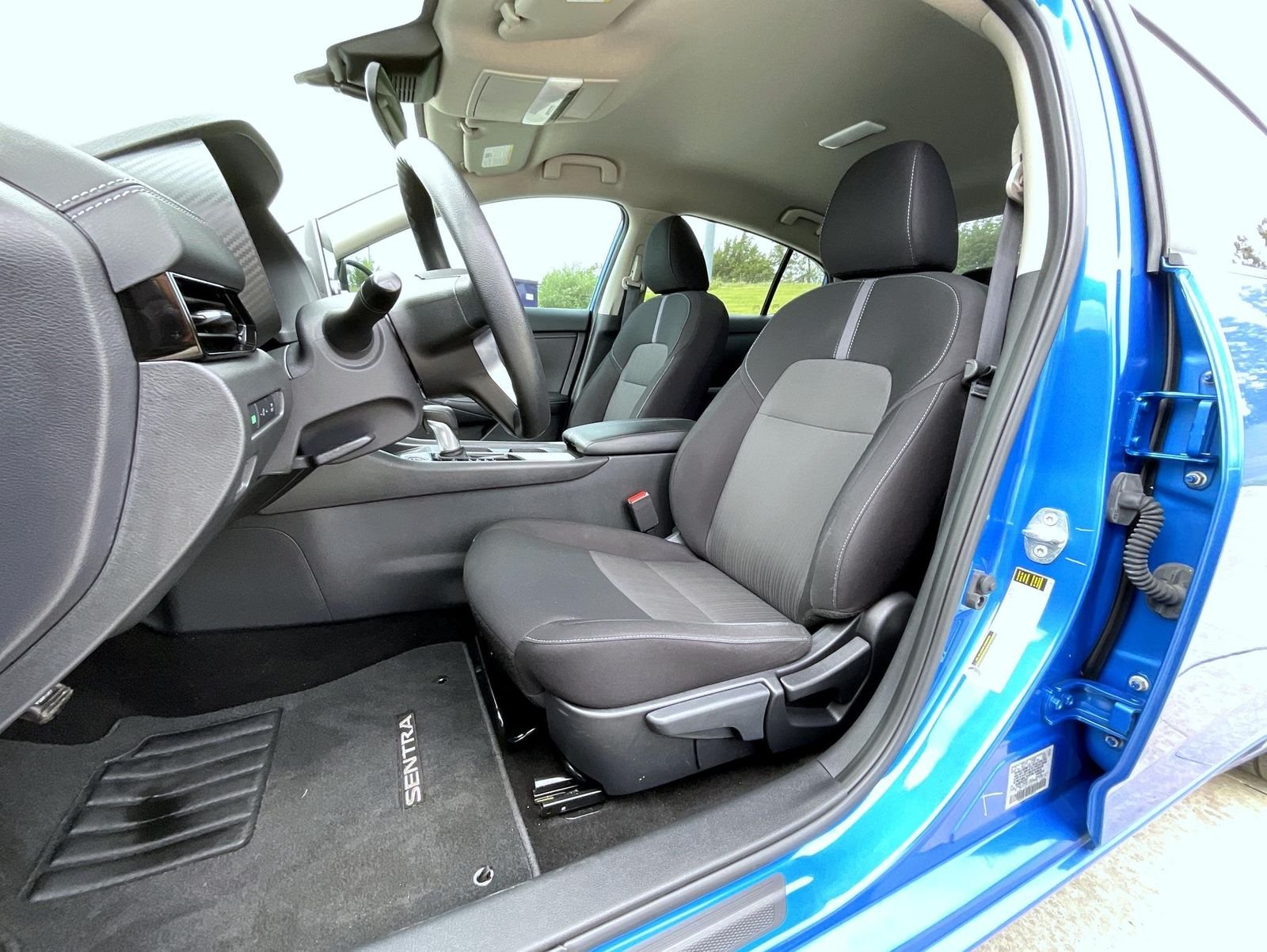 Used 2023 Blue Nissan SV image 10