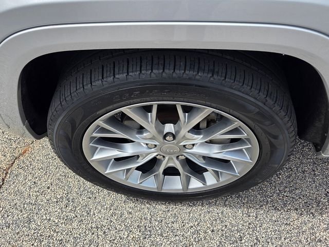 Used 2023 Silver Jeep Summit image 20
