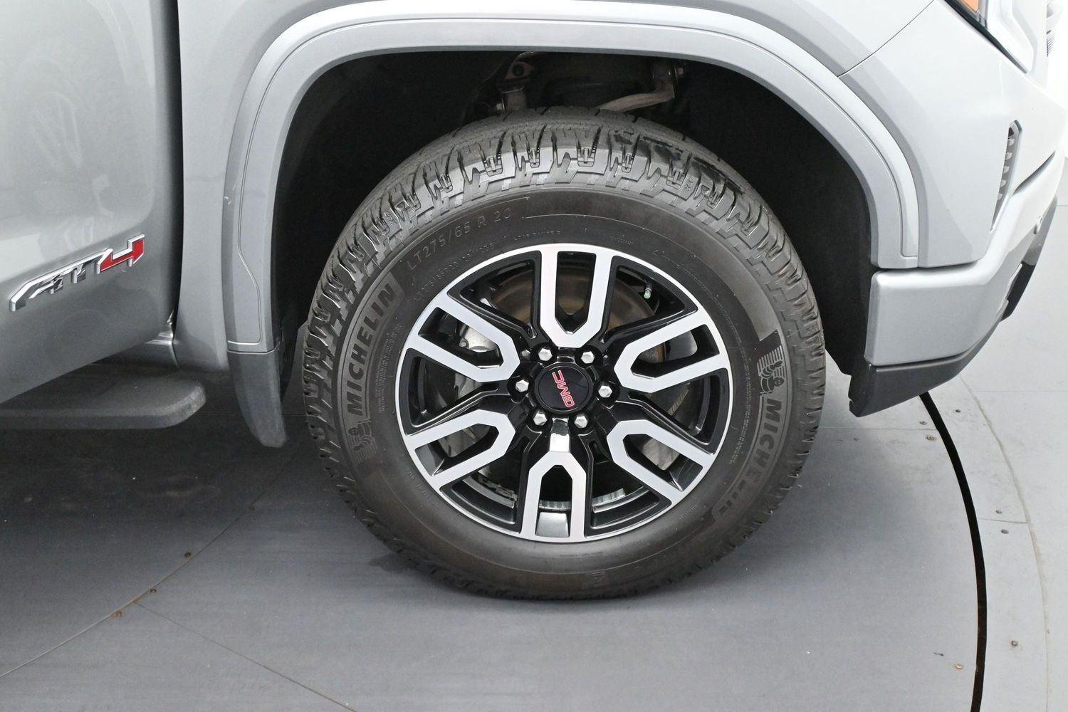 Used 2024 Sterling Metallic GMC AT4 image 34