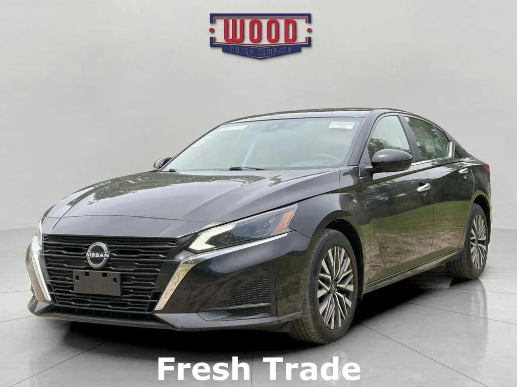 Used 2023 Super Black Clearcoat Nissan 2.5 SV image 5
