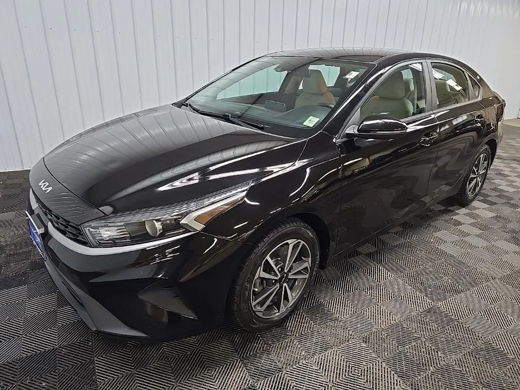 Used 2023 Aurora Black Kia LXS image 8