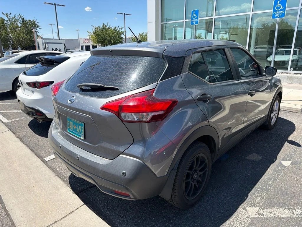 Used 2020 Gray Nissan S image 6