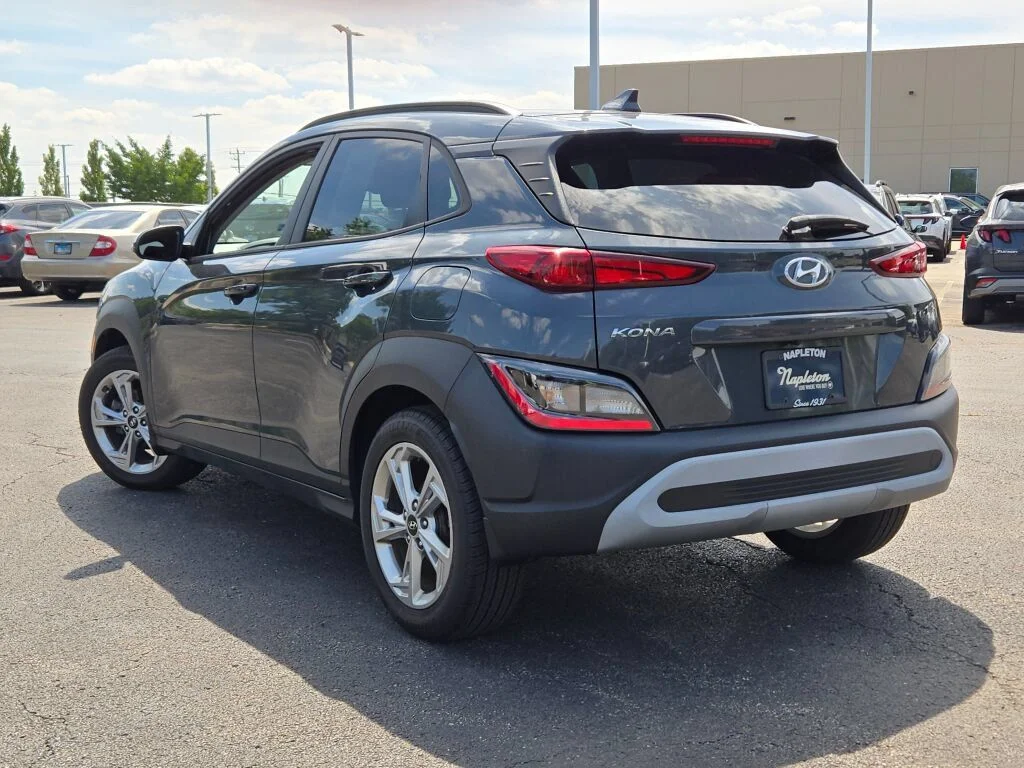 Used 2022 Gray Hyundai SEL image 11