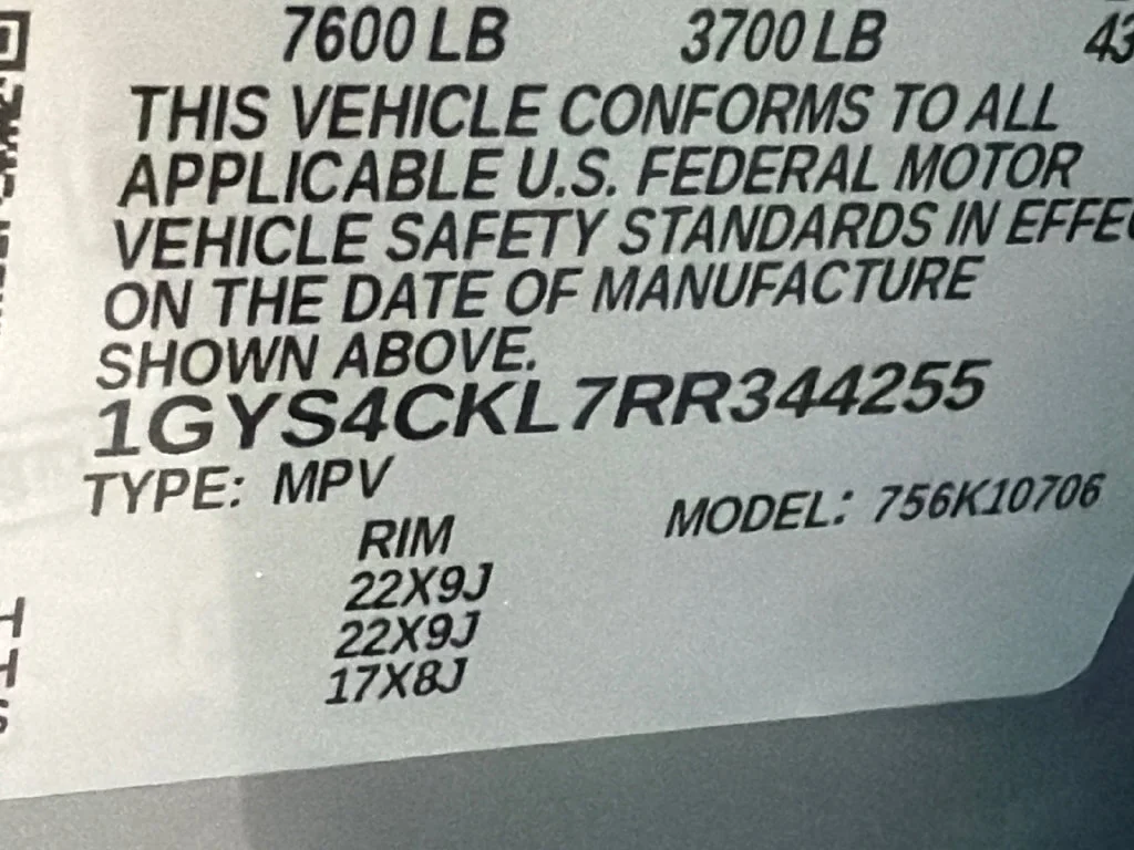 Used 2024 Silver Cadillac Premium Luxury image 34